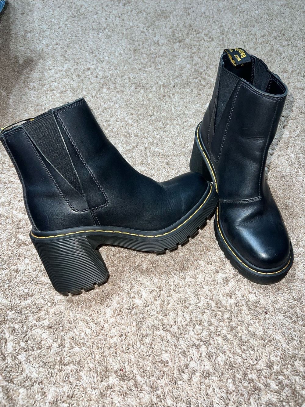 Women’s size 8 Dr martens - Picture 2 of 8